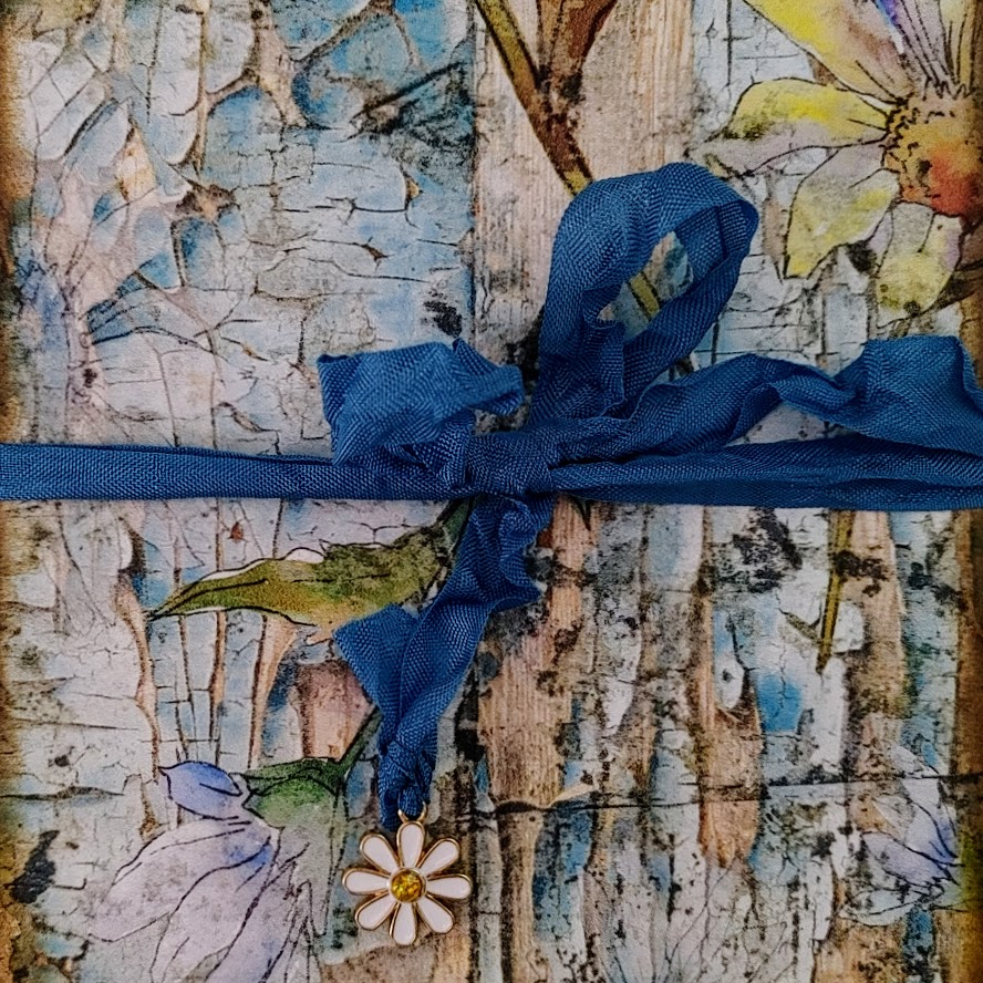 Video – Grungy Daisy – Altered File Folder – Part 2 – Inspired by Tatty Treasure